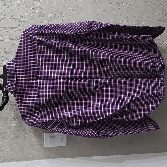 American Eagle Classic Fit Checkerd Button Down Shirt - Picture 6 of 7